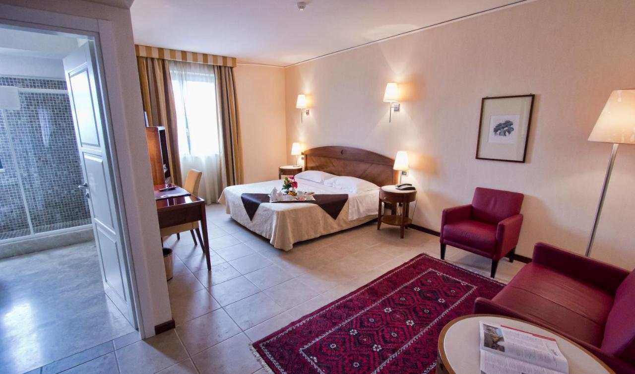 Grand Hotel Πέστουμ Εξωτερικό φωτογραφία